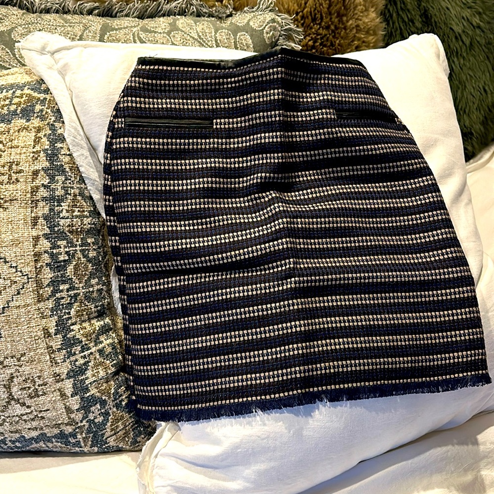 Club Monaco | Navy striped mini skirt